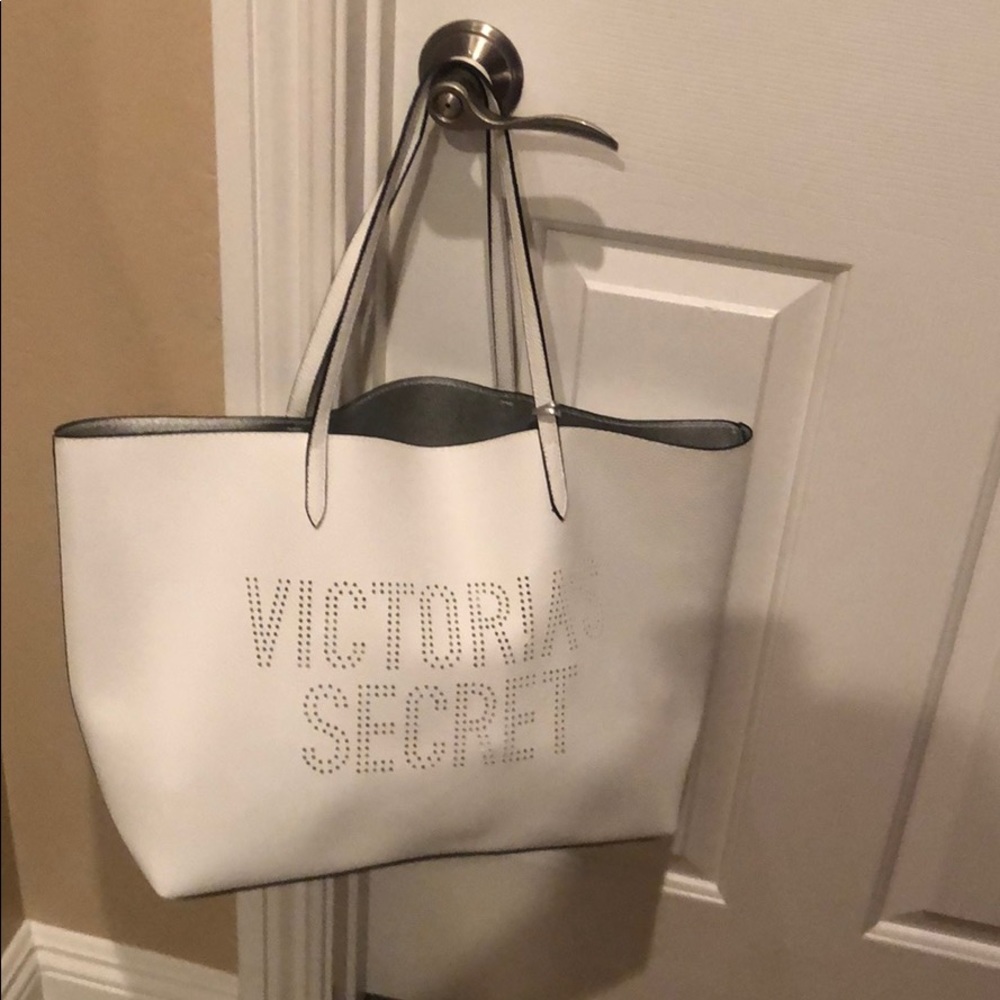 New Cute “Victoria Secret” Bag!